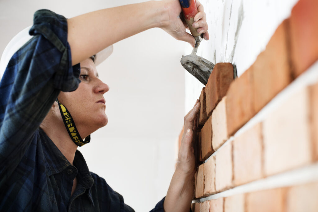 Rénovation d'une maison ancienne, enduit et reprise de maçonnerie